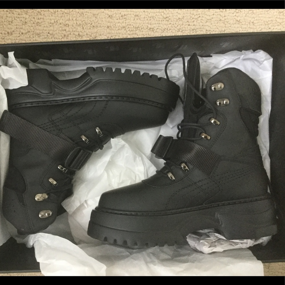 Puma x Rihanna Fenty Winter Boot wmns sz 7.5 - Picture 1 of 5